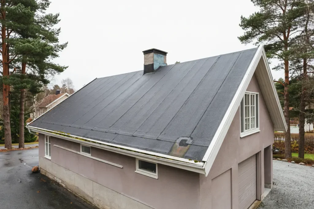 l glutande tak p villa vanliga risker smarta materialval och l sningar som h ller l nge
